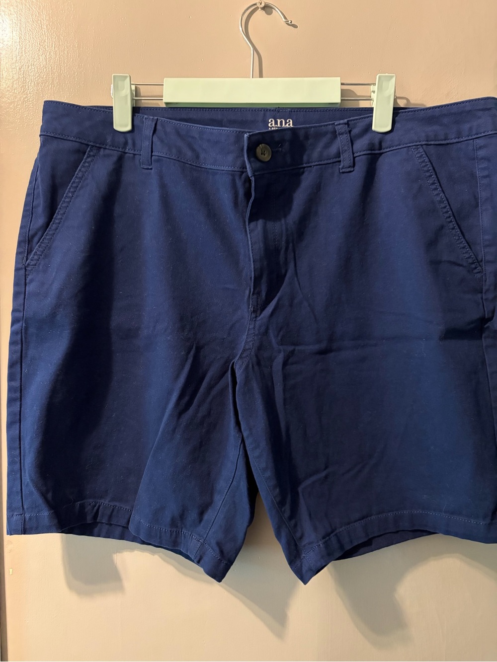 a.n.a Woman’s Classic Navy Shorts
